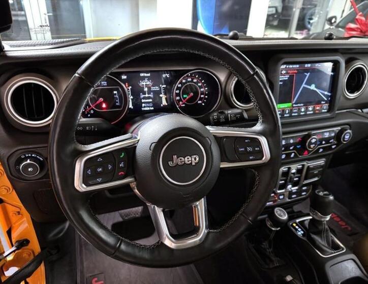 Jeep Wrangler 21