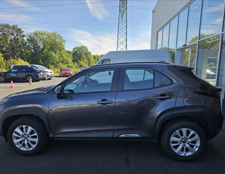Toyota Yaris Cross 4