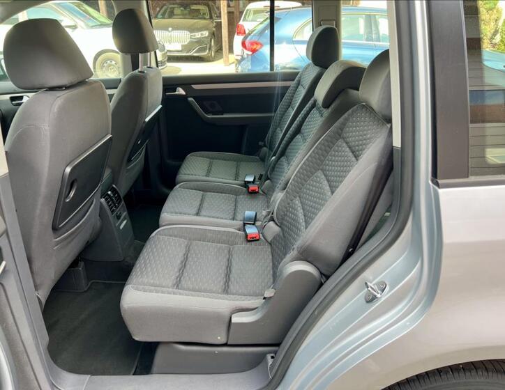 Volkswagen Touran 12