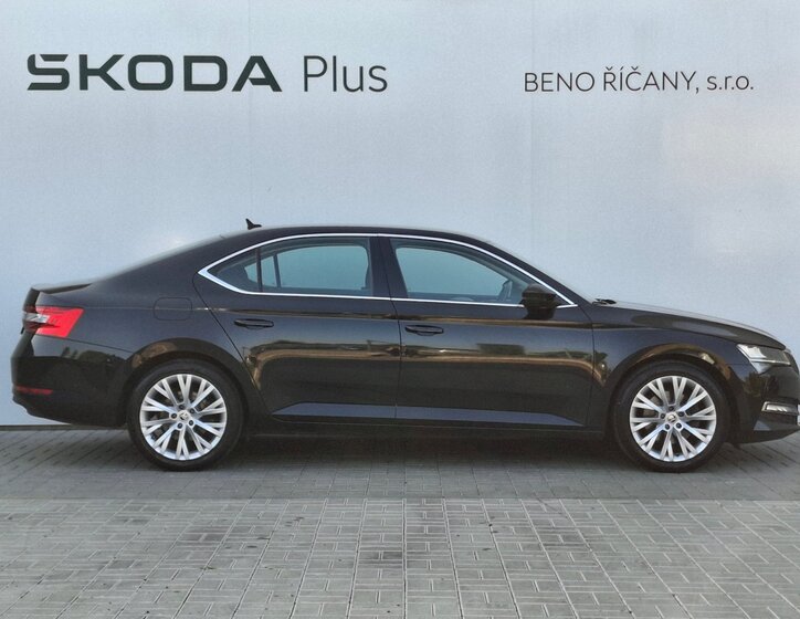 Škoda Superb 11
