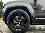 Land Rover Defender 3