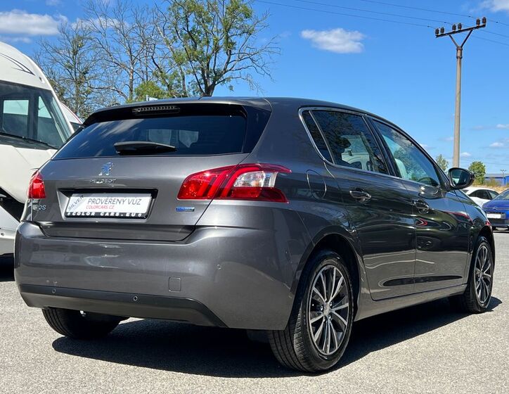 Peugeot 308 5