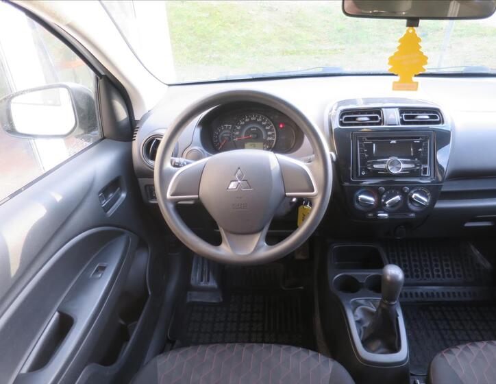 Mitsubishi Space 8