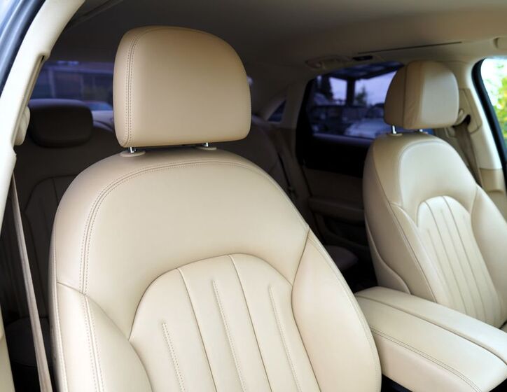 Audi A8 26