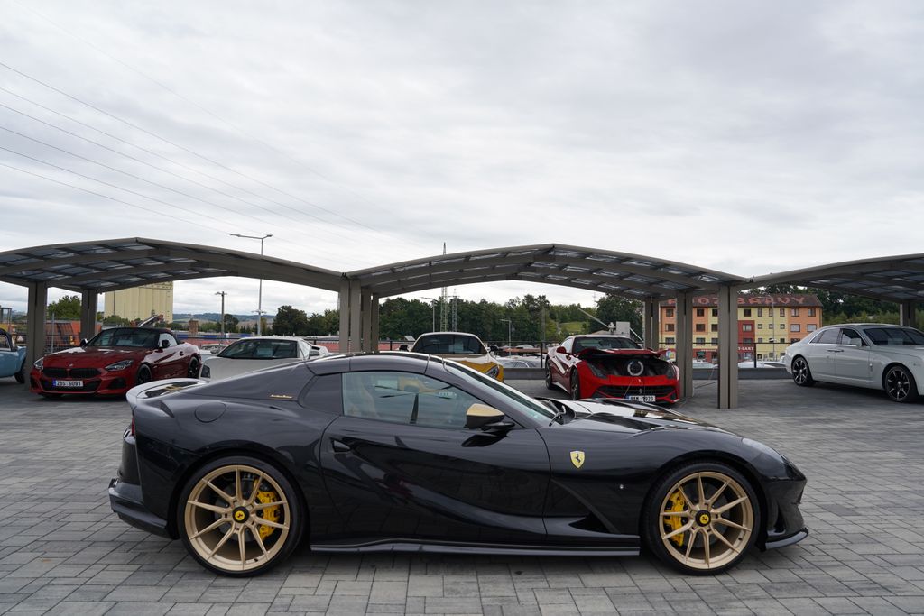 Ferrari 812