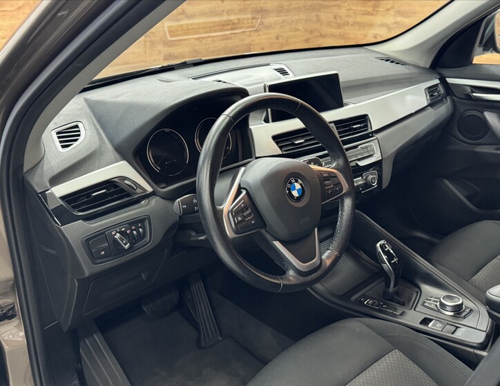 BMW X1 12