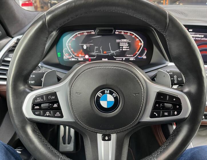 BMW X7 10