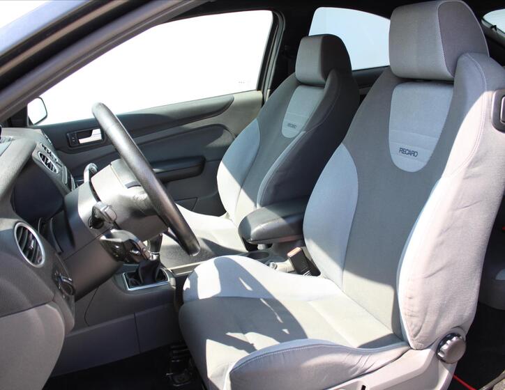 Ford Focus 10
