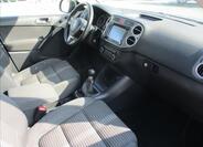 Volkswagen Tiguan 9
