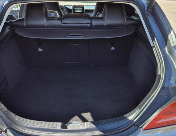 Mercedes-Benz CLA 6