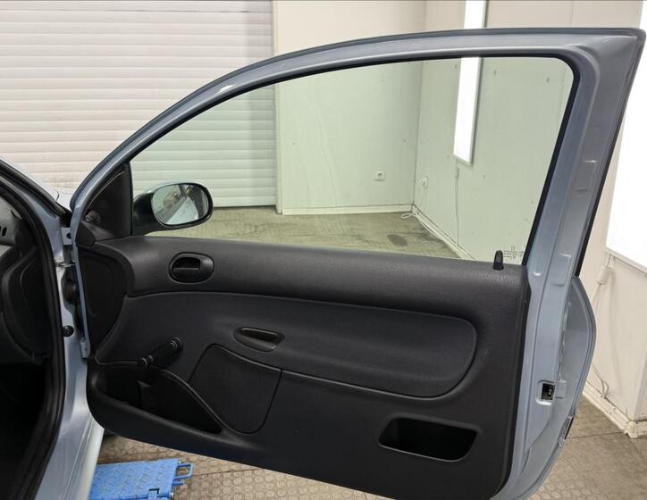 Peugeot 206 16