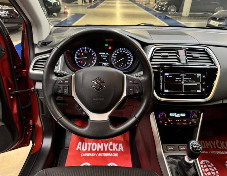 Suzuki SX4 S-Cross 16