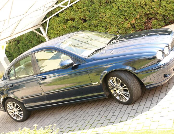 Jaguar X-Type 9