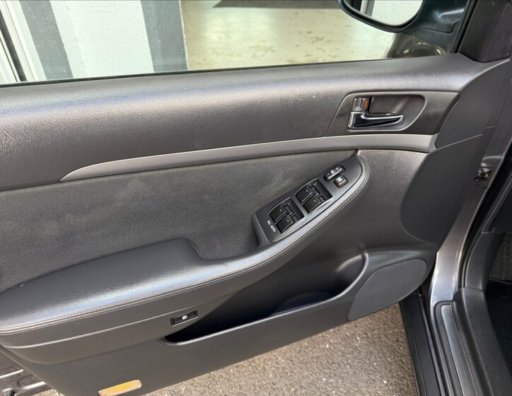 Toyota Avensis 18