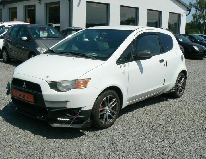 Mitsubishi Colt 1