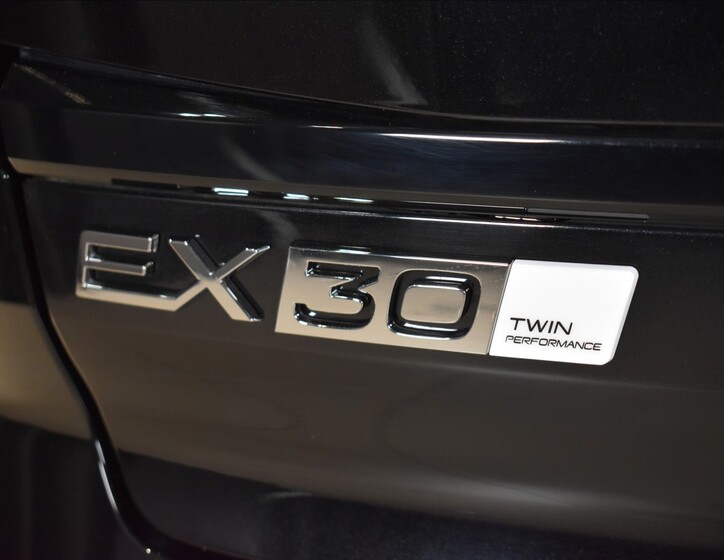 Volvo EX30 5