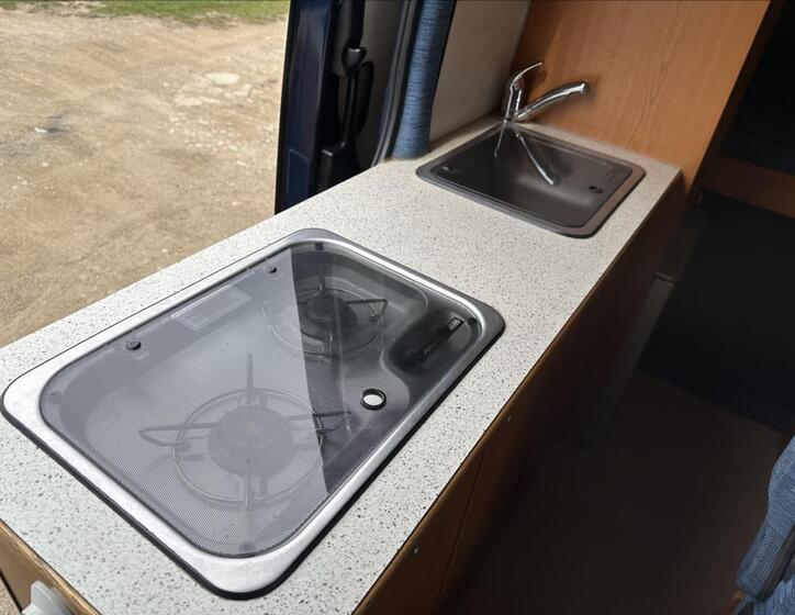 Mercedes-Benz Sprinter 9