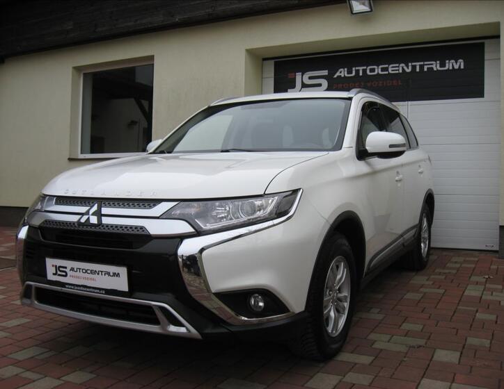 Mitsubishi Outlander 1
