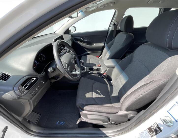 Hyundai i30 4