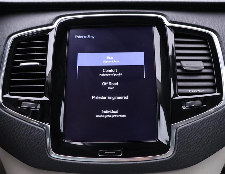 Volvo XC90 24