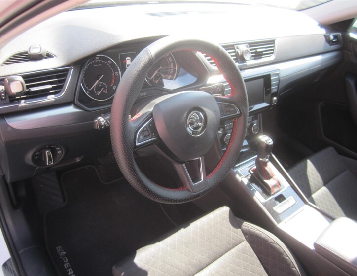 Škoda Superb 11
