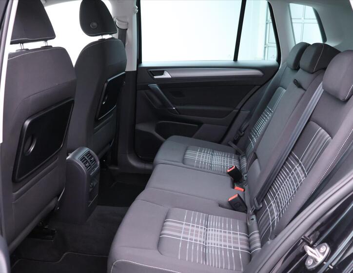 Volkswagen Golf Sportsvan 14