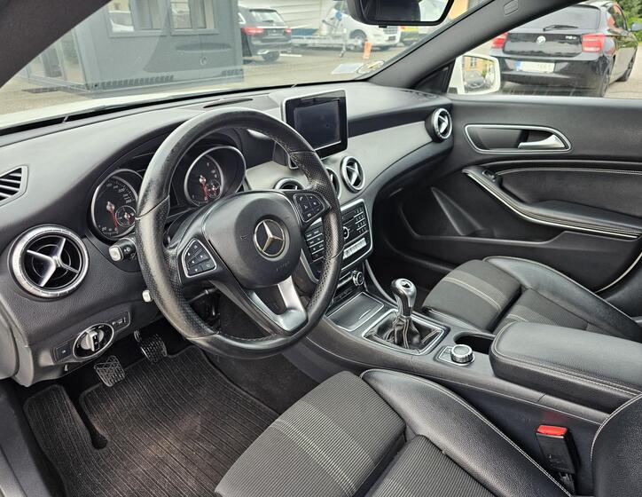 Mercedes-Benz CLA 11