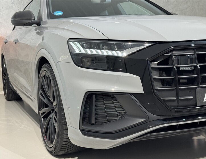 Audi Q8 5