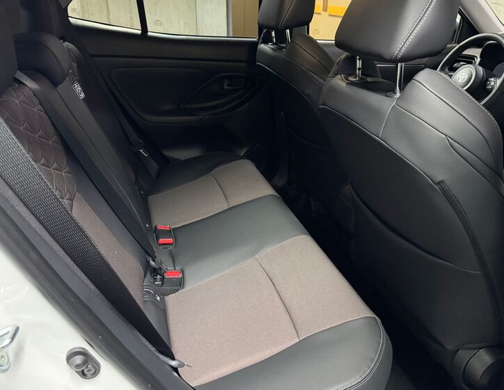 Toyota Yaris Cross 12
