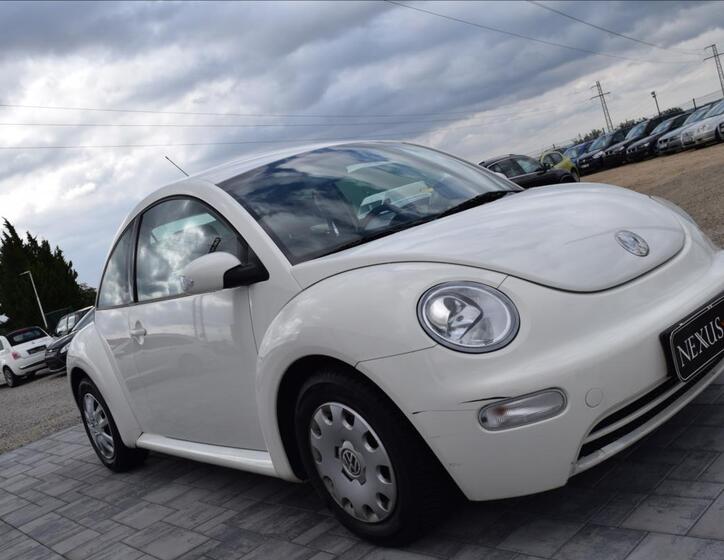 Volkswagen New Beetle 4