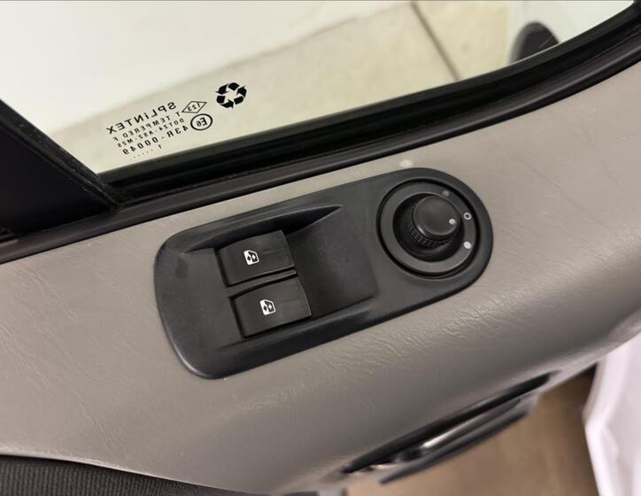 Opel Vivaro 20