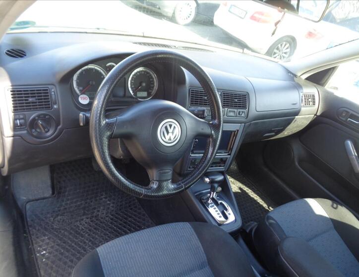 Volkswagen Golf 12