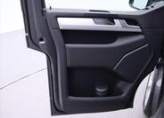 Volkswagen Multivan 12