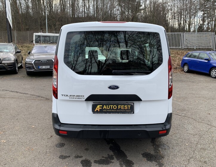 Ford Tourneo Connect 5