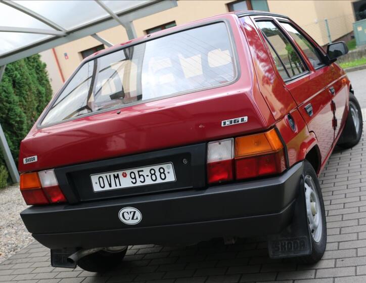 Škoda Favorit 8