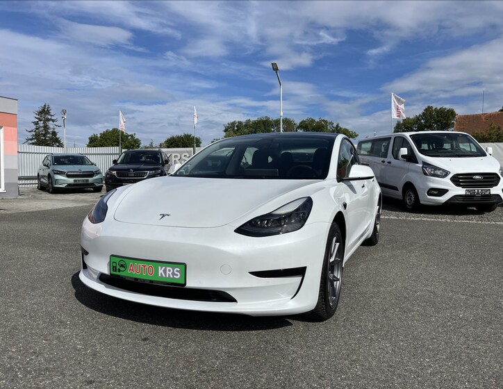 Tesla Model 3 14