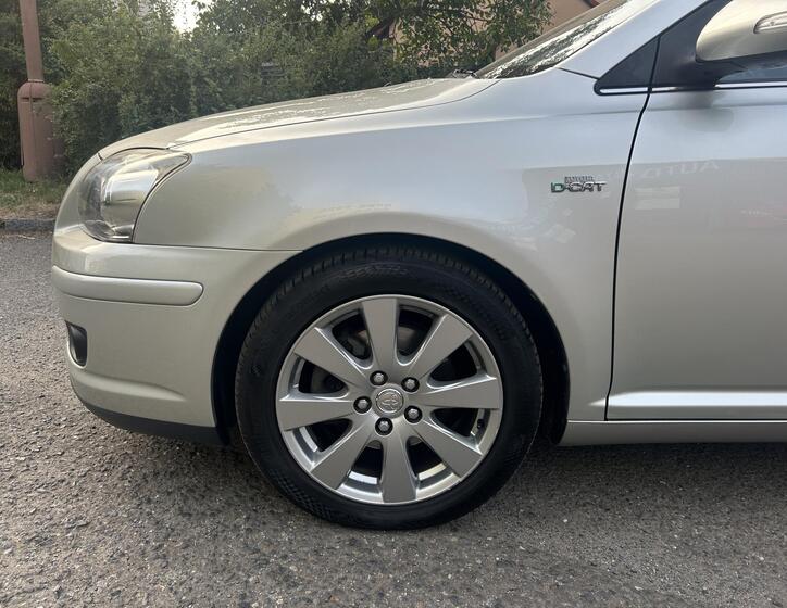 Toyota Avensis 11