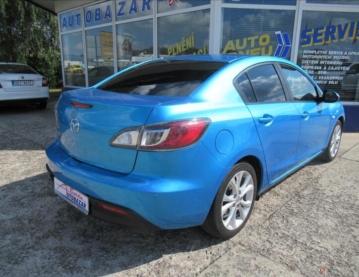 Mazda 3 4