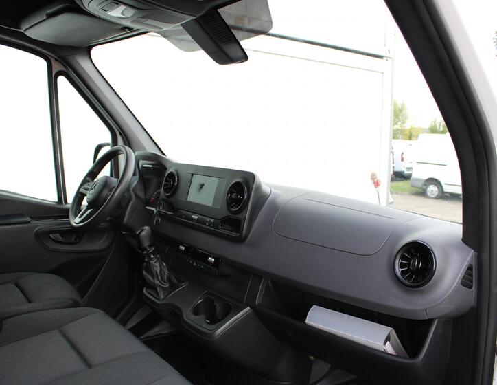 Mercedes-Benz Sprinter 8