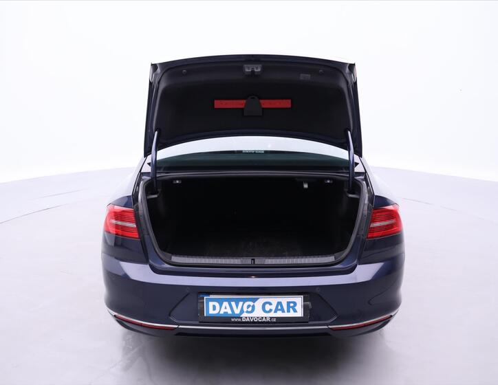 Volkswagen Passat 9