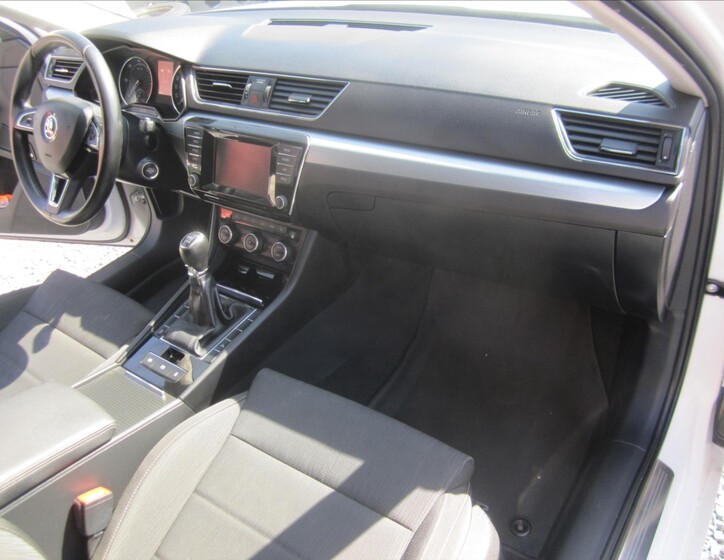 Škoda Superb 15