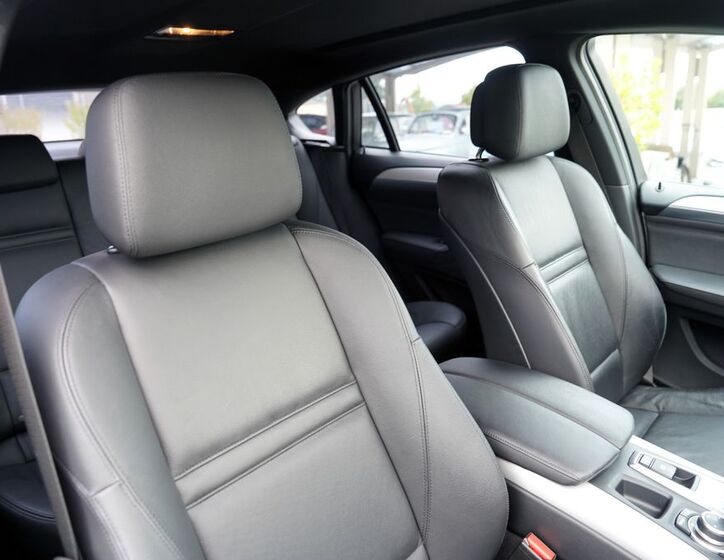 BMW X6 28
