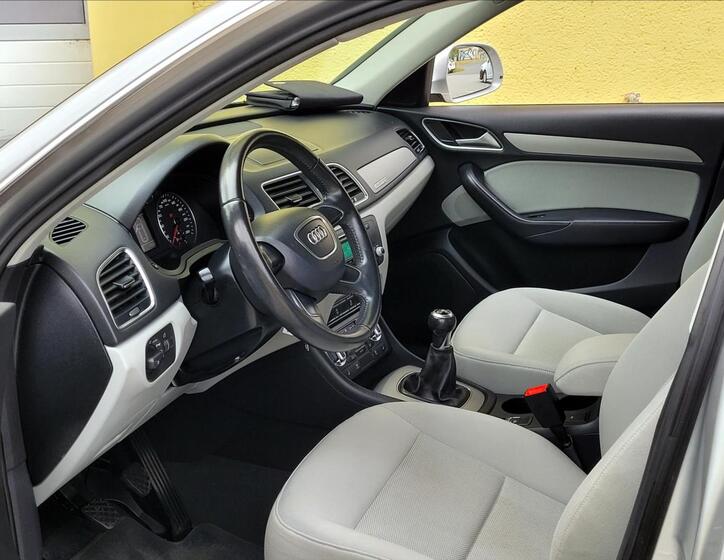 Audi Q3 31