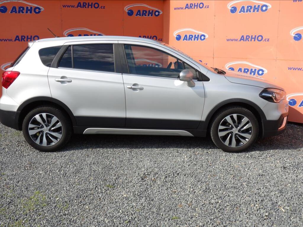Suzuki S-Cross 8