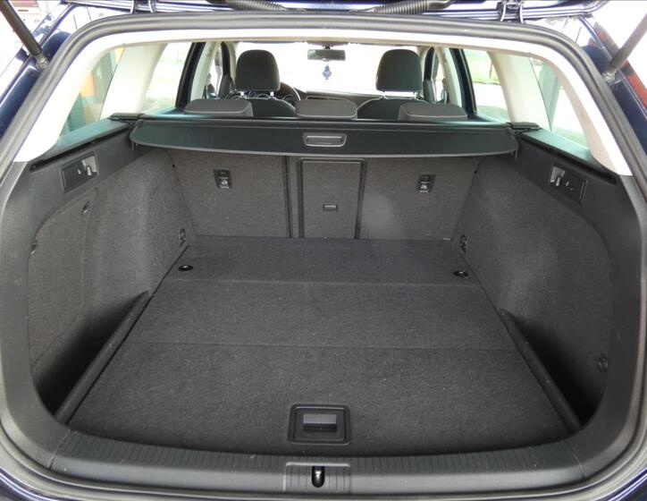 Volkswagen Golf 14
