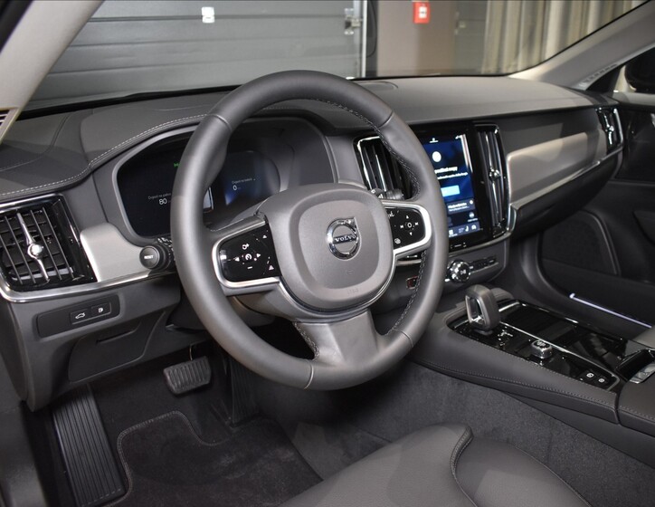 Volvo V90 38