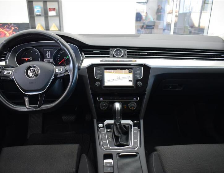Volkswagen Passat 10