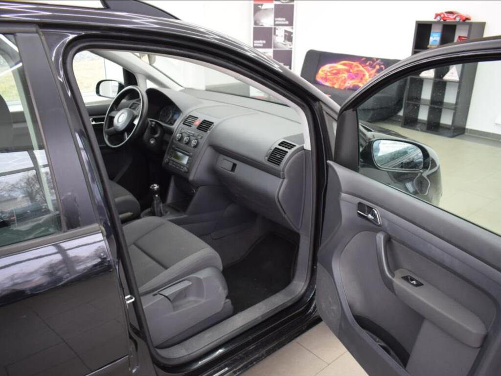 Volkswagen Touran 13