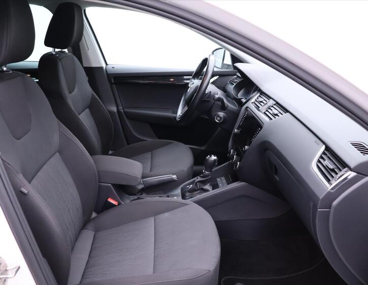 Škoda Octavia 14