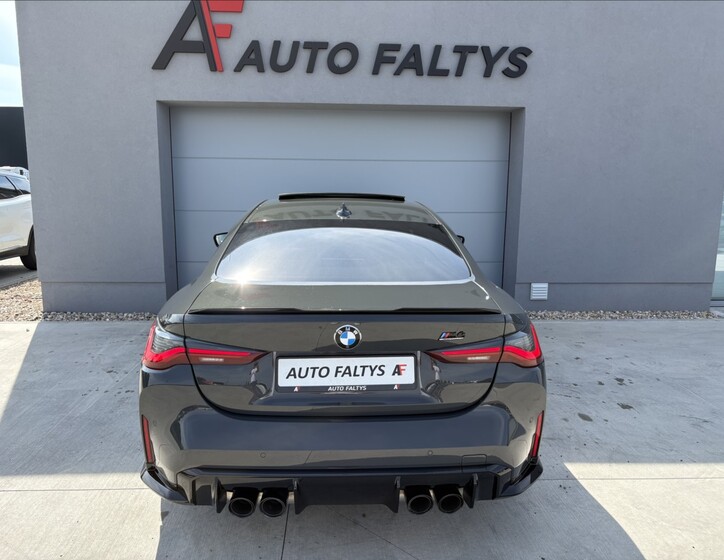 BMW M4 6